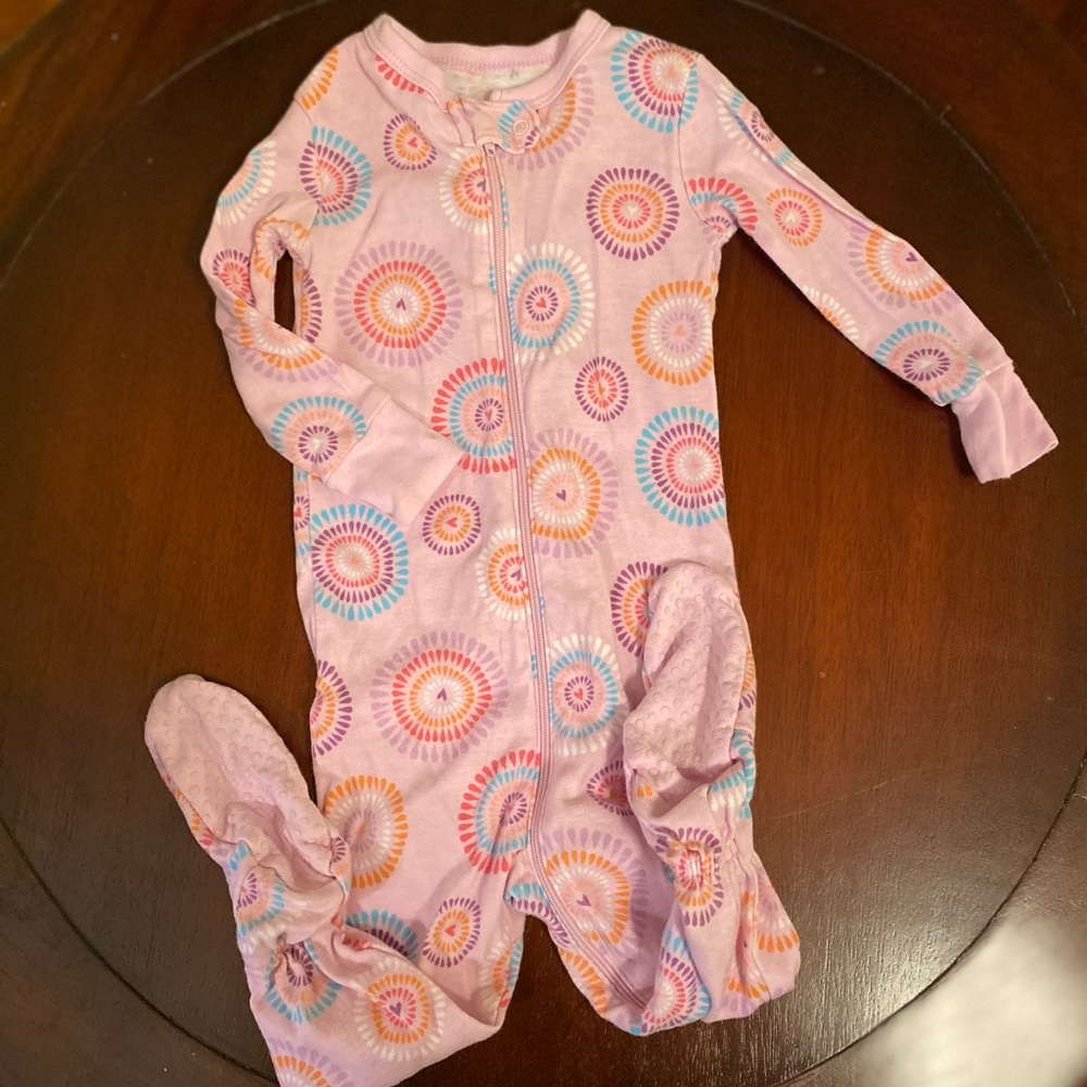 🧩 4/$20 Old Navy Zip up Pink footie onesie Size 6-12 months